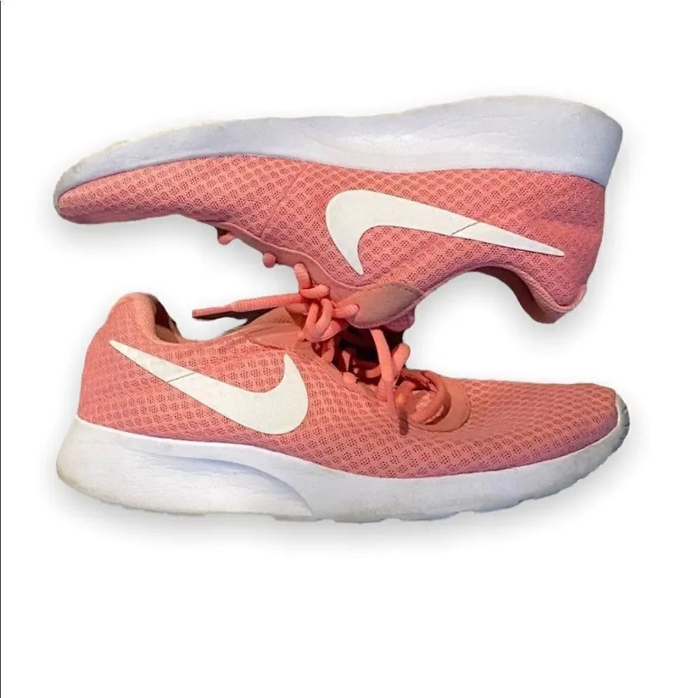 Nike pink shoes